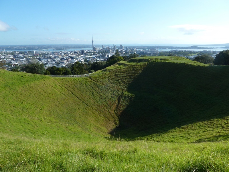 Mt. Eden Krater, mit tollem Rundumblick auf Auckland