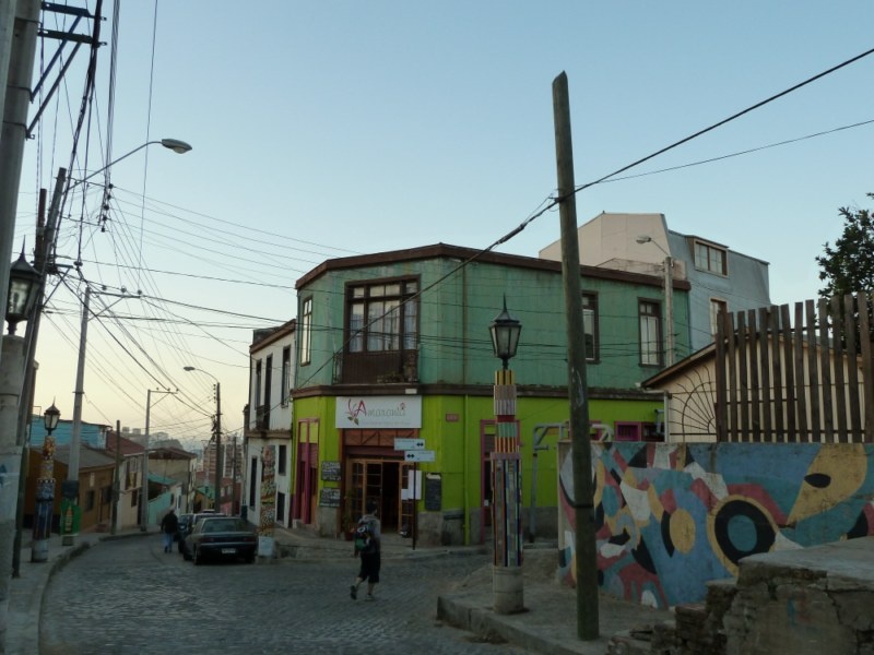 ...die Strasse zu unserem Hostel am Huegel "Cerro Bellavista" mit dem netten vegetarischen Restaurant